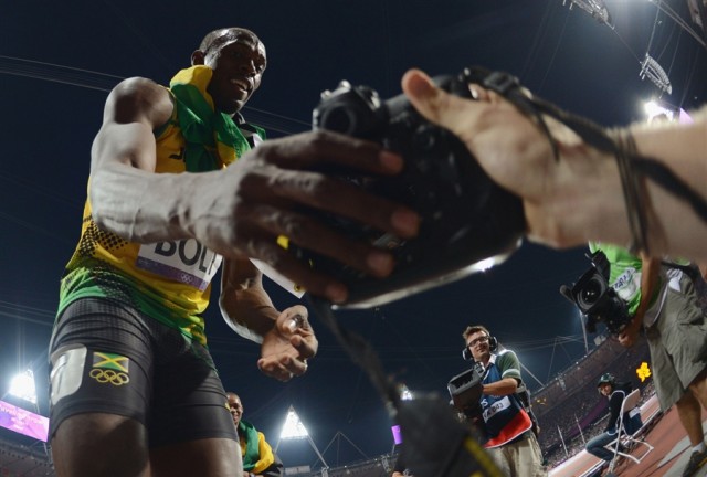 pb-120809-usain-bolt-camera-2.photoblog900.jpg