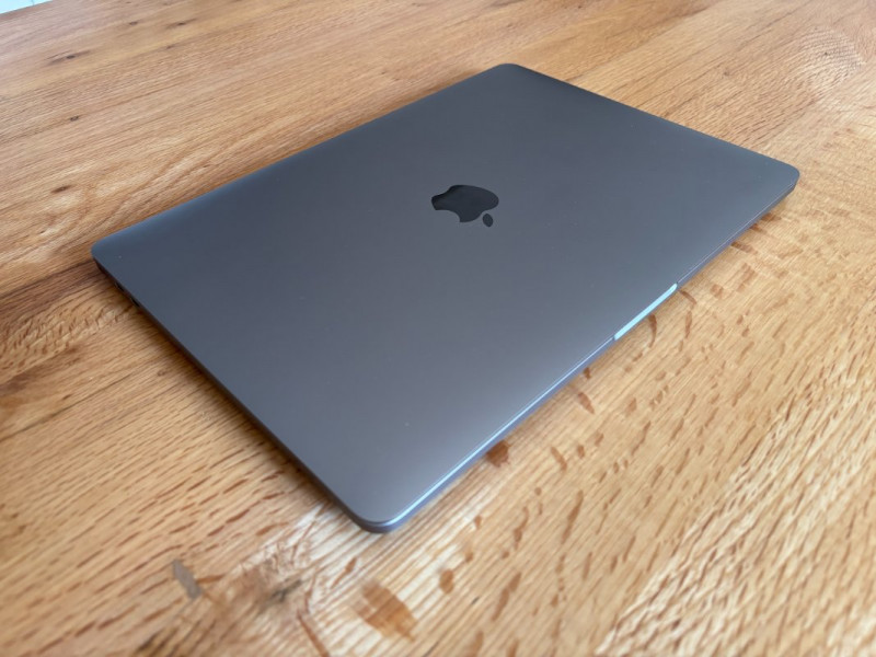 macbook1.jpg
