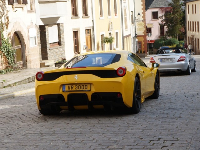 ferari.jpg