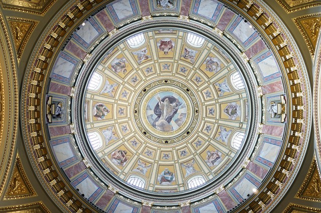 basilica zeiss 24mm.jpg