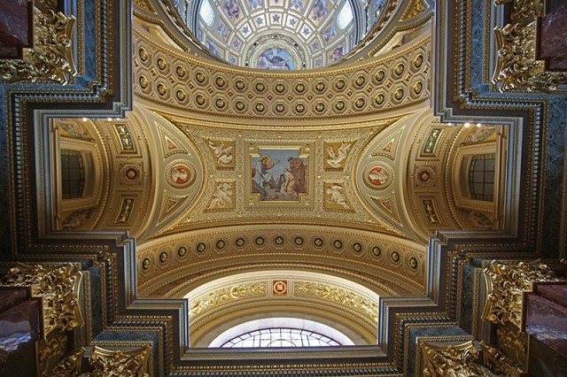 basilica samyang 12mm.jpg