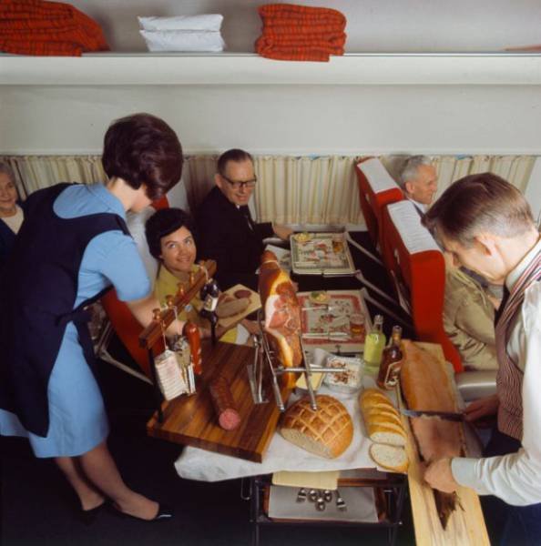 sas_scandinavian_airlines_had_great_service_and_delicious_food_in_1969_640_03.jpg